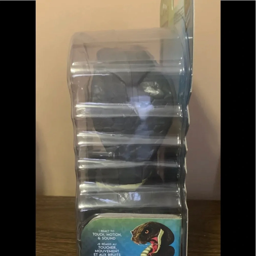 Fingerlings Untamed, FANG, Snake/Serpent Interactive Toy, Cobra Lung Attack